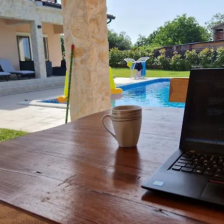 Villa Casa Copa Nedescina