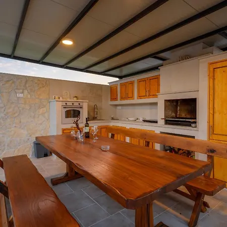 Villa Casa Copa Nedescina