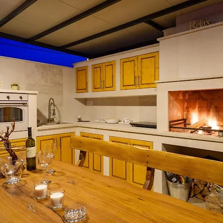 Casa Copa Villa Nedescina