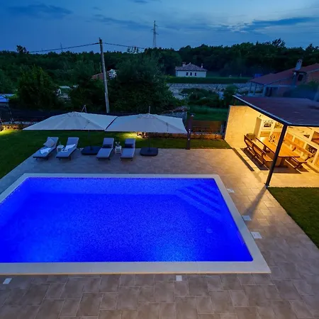 Casa Copa Villa Nedescina