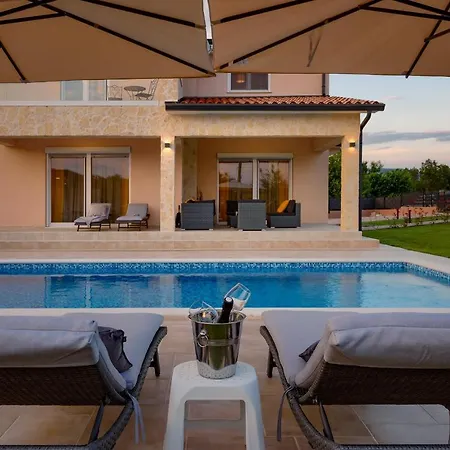 Casa Copa Villa