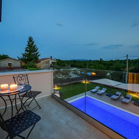 Casa Copa Villa Nedescina